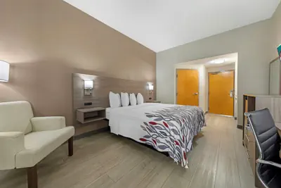 Photo 5 - Red Roof Inn & Suites Philadelphia - Bellmawr