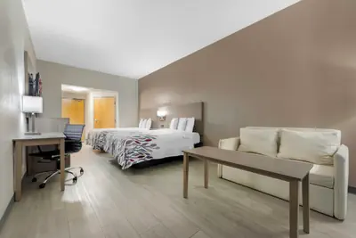 Photo 4 - Red Roof Inn & Suites Philadelphia - Bellmawr