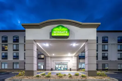 Photo 2 - Wingate by Wyndham Atlanta Galleria/Ballpark