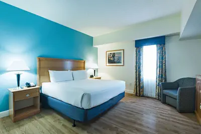 Photo 3 - The Atrium Resort, Virginia Beach by Vacatia