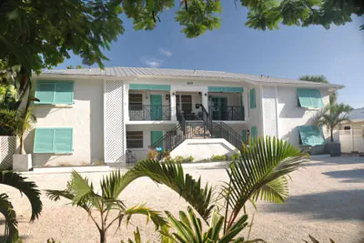 Photo 2 - Lido Islander Inn