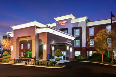 Photo 2 - Hampton Inn Heath-Newark