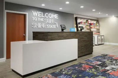 Photo 4 - Hampton Inn & Suites Tampa/Ybor City/Downtown