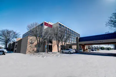 Photo 2 - Ramada Plaza by Wyndham Atlanta Airport