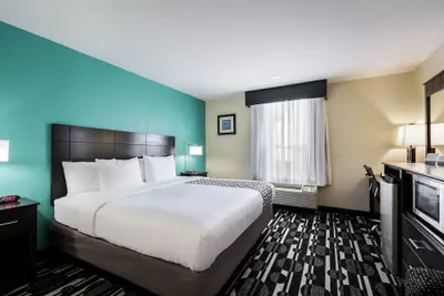 Photo 5 - Bricktown Hotel & Extended Stay