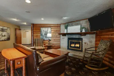 Photo 3 - Stoney Creek Inn Quincy