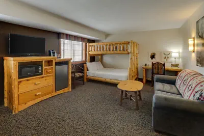 Photo 4 - Stoney Creek Inn Quincy