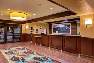 Photo 4 - Hampton Inn & Suites Ontario