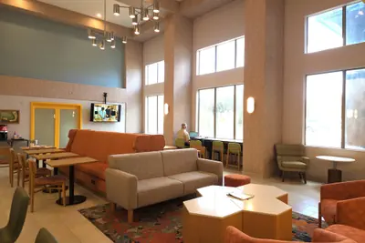 Photo 2 - Hampton Inn & Suites Ontario
