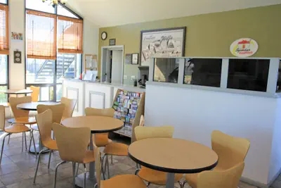 Photo 4 - Super 8 by Wyndham Wells