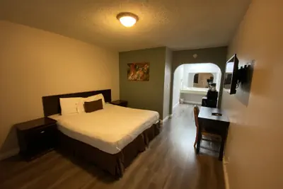 Photo 5 - Anaheim Executive Inn & Suites