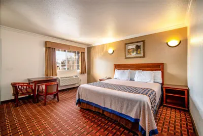 Photo 4 - Regency Inn & Suites