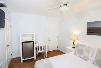 Photo 5 - Venice on the Beach Hotel