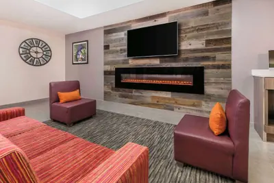 Photo 5 - La Quinta Inn & Suites by Wyndham Fredericksburg