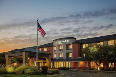 Photo 2 - Courtyard by Marriott Kansas City Shawnee