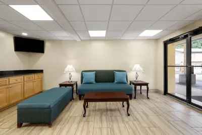 Photo 5 - Days Inn by Wyndham Murphy