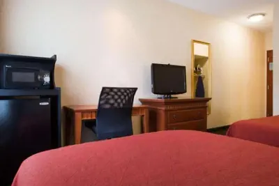 Photo 5 - Point Hotel Queensbury