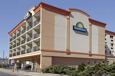 Photo 2 - Days Inn by Wyndham Atlantic City Beachblock