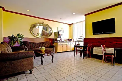 Photo 3 - Days Inn by Wyndham Atlantic City Beachblock