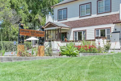 Photo 2 - Cinnamon Bear Creekside Inn