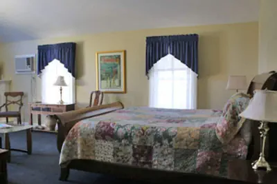 Photo 2 - Kearsarge Inn
