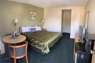 Photo 3 - Regency Inn