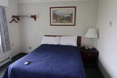 Photo 2 - Merrill Field Inn