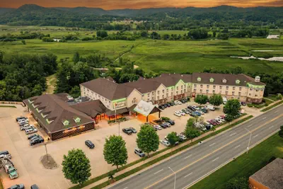 Photo 2 - Stoney Creek Hotel La Crosse - Onalaska