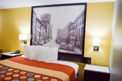 Photo 5 - Super 8 by Wyndham Raleigh Downtown