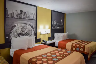 Photo 4 - Super 8 by Wyndham Raleigh Downtown