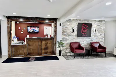 Photo 4 - Red Roof Inn & Suites Newport – Middletown, RI