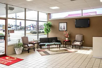 Photo 3 - Rodeway Inn & Suites Wilmington North