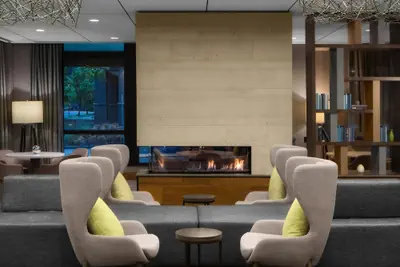 Photo 4 - Courtyard by Marriott Seattle Bellevue/Downtown