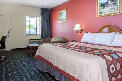 Photo 5 - Super 8 by Wyndham Stafford Sugarland Area