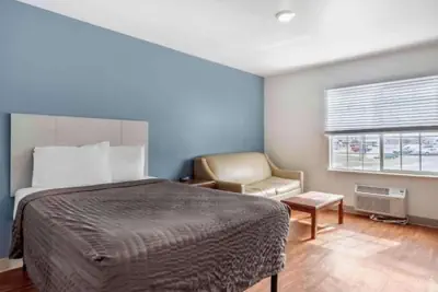 Photo 4 - Studio 6 Extended Stay Wichita South KS