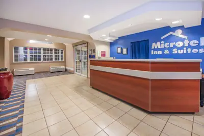 Photo 2 - Microtel Inn & Suites by Wyndham Miami