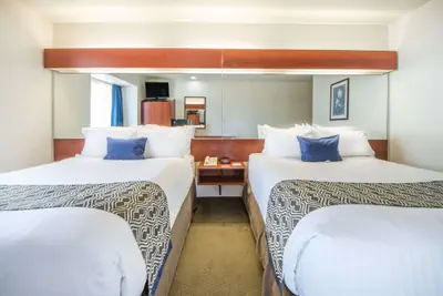 Photo 3 - Microtel Inn & Suites by Wyndham Miami