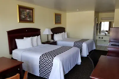 Photo 4 - Shiloh Inn