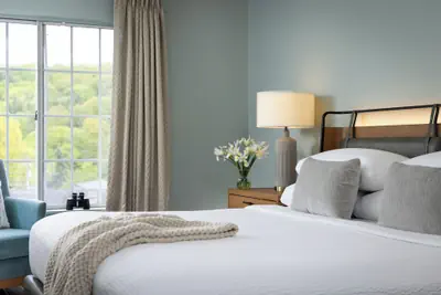 Photo 5 - Meadowbrook Inn