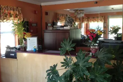 Photo 4 - Sweet Breeze Inn