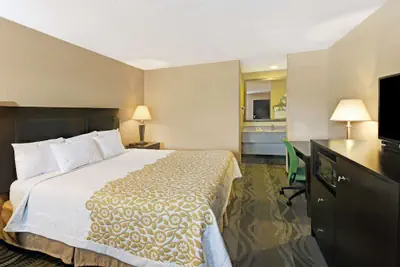 Photo 5 - Days Inn by Wyndham Cherokee Near Casino