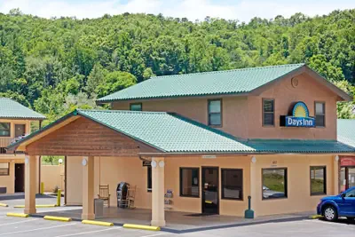Photo 2 - Days Inn by Wyndham Cherokee Near Casino