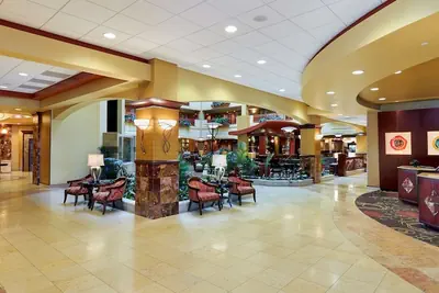 Photo 3 - Embassy Suites by Hilton Hampton Convention Center