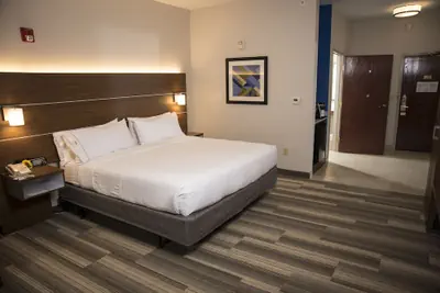 Photo 4 - Holiday Inn Express Hotel & Suites Lexington-Downtown by IHG