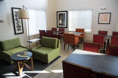 Photo 3 - Holiday Inn Express Hotel & Suites Lexington-Downtown by IHG