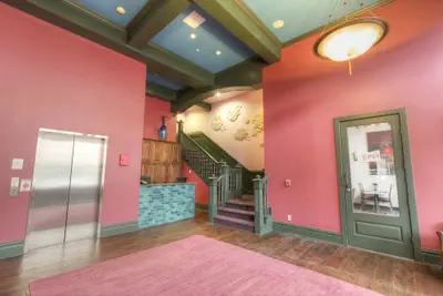Photo 3 - Montvale Hotel