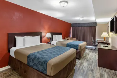 Photo 2 - Econo Lodge Inn & Suites Old Saybrook Westbrook
