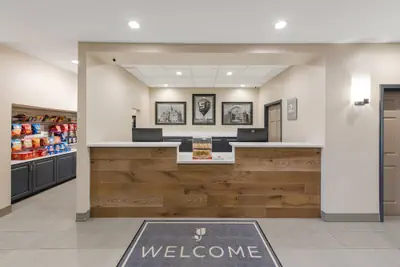 Photo 2 - Country Inn & Suites by Radisson, Findlay, OH