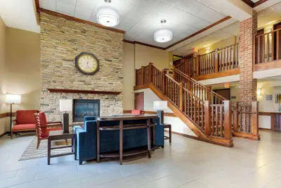 Photo 3 - Comfort Inn & Suites Milford