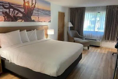 Photo 4 - Days Inn by Wyndham Sherman